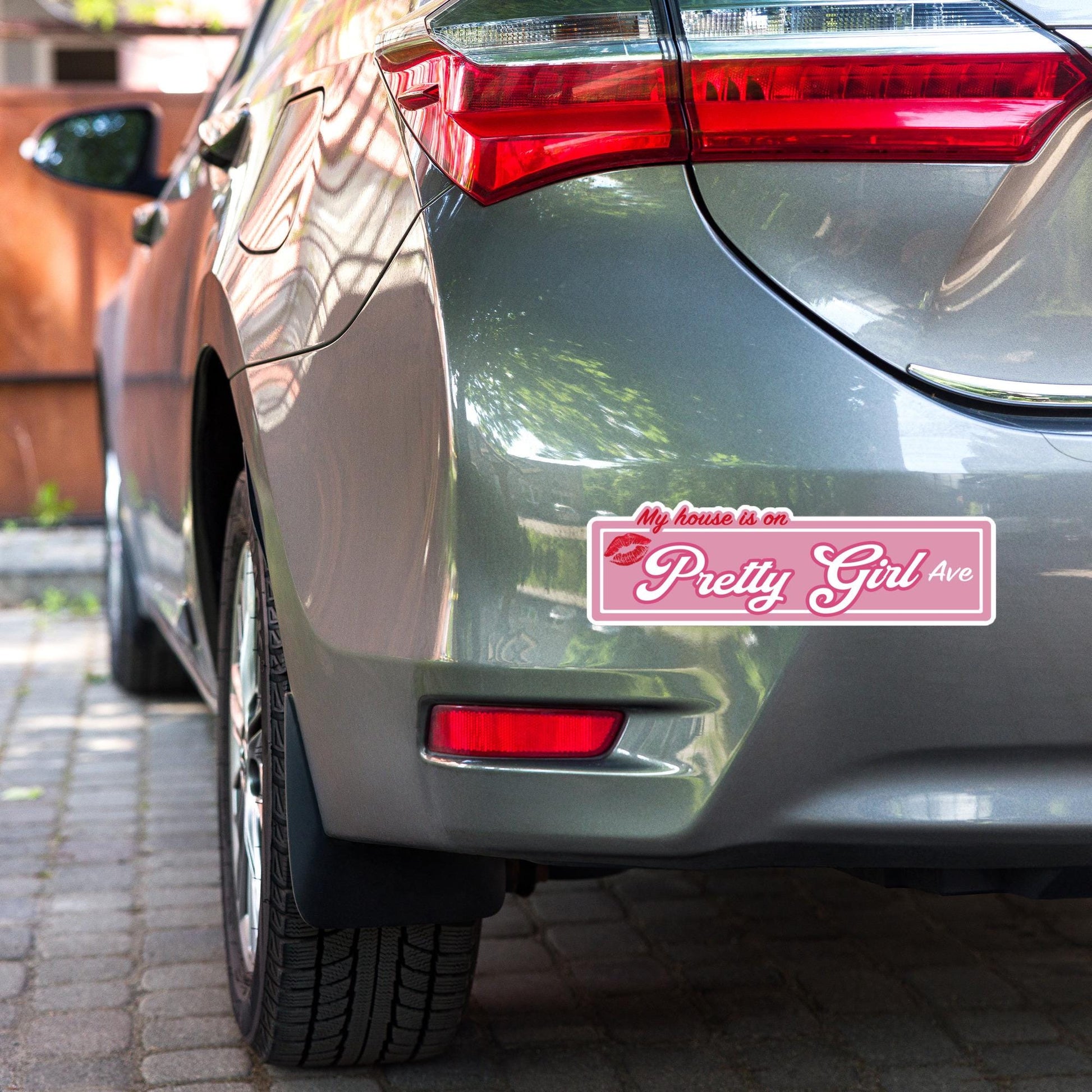My House is on Pretty Girl Avenue Bubble-free stickers