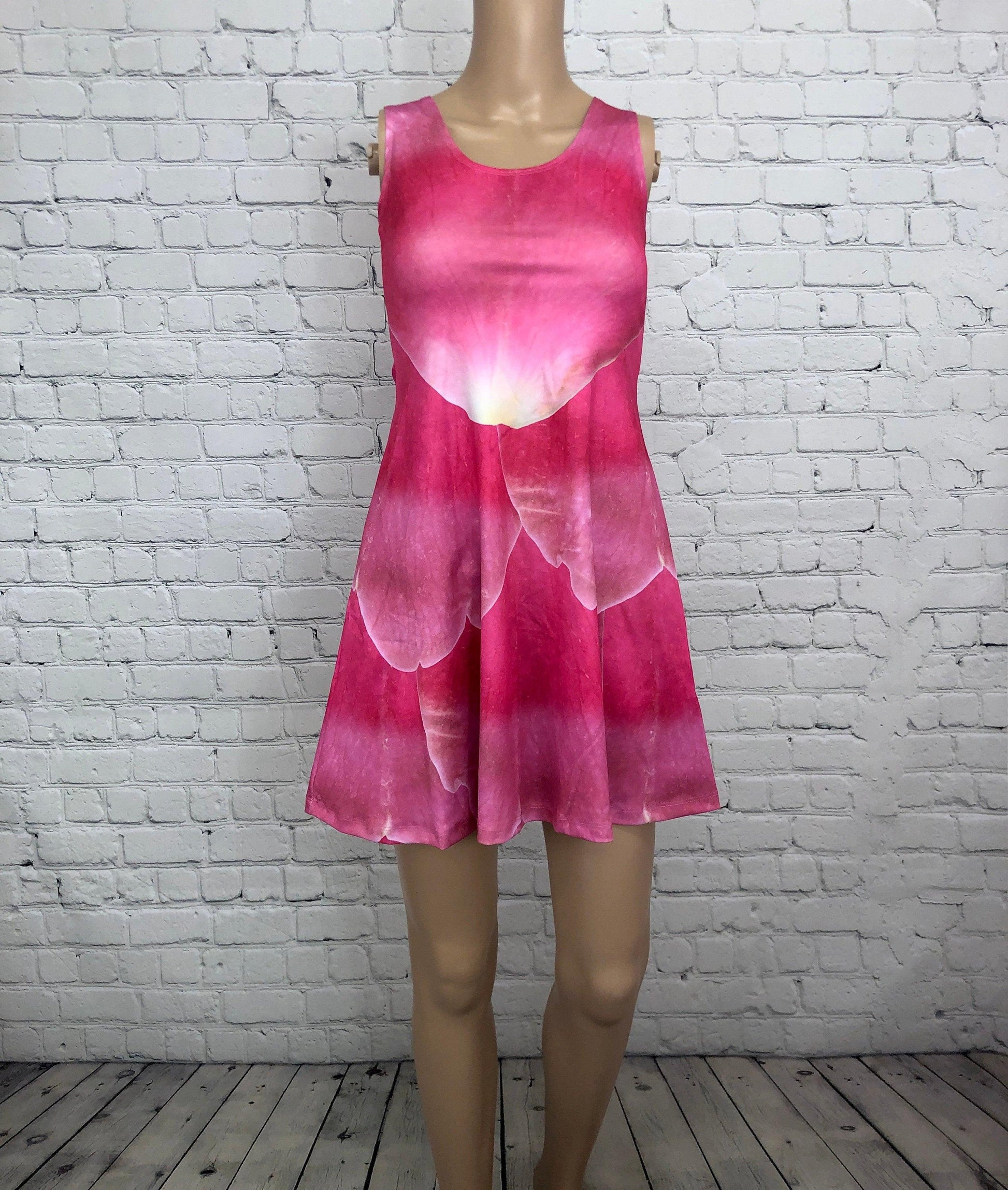 Rosetta Fairy Inspired Sleeveless Flare Dress Medium Rosetta Fairy Inspired Sleeveless Flare Dress Medium